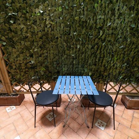 Una Stanza Al Museo Наполи Екстериор снимка